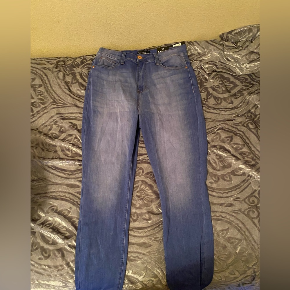 They are fashionovas show off the curves super stretch skinny jeans